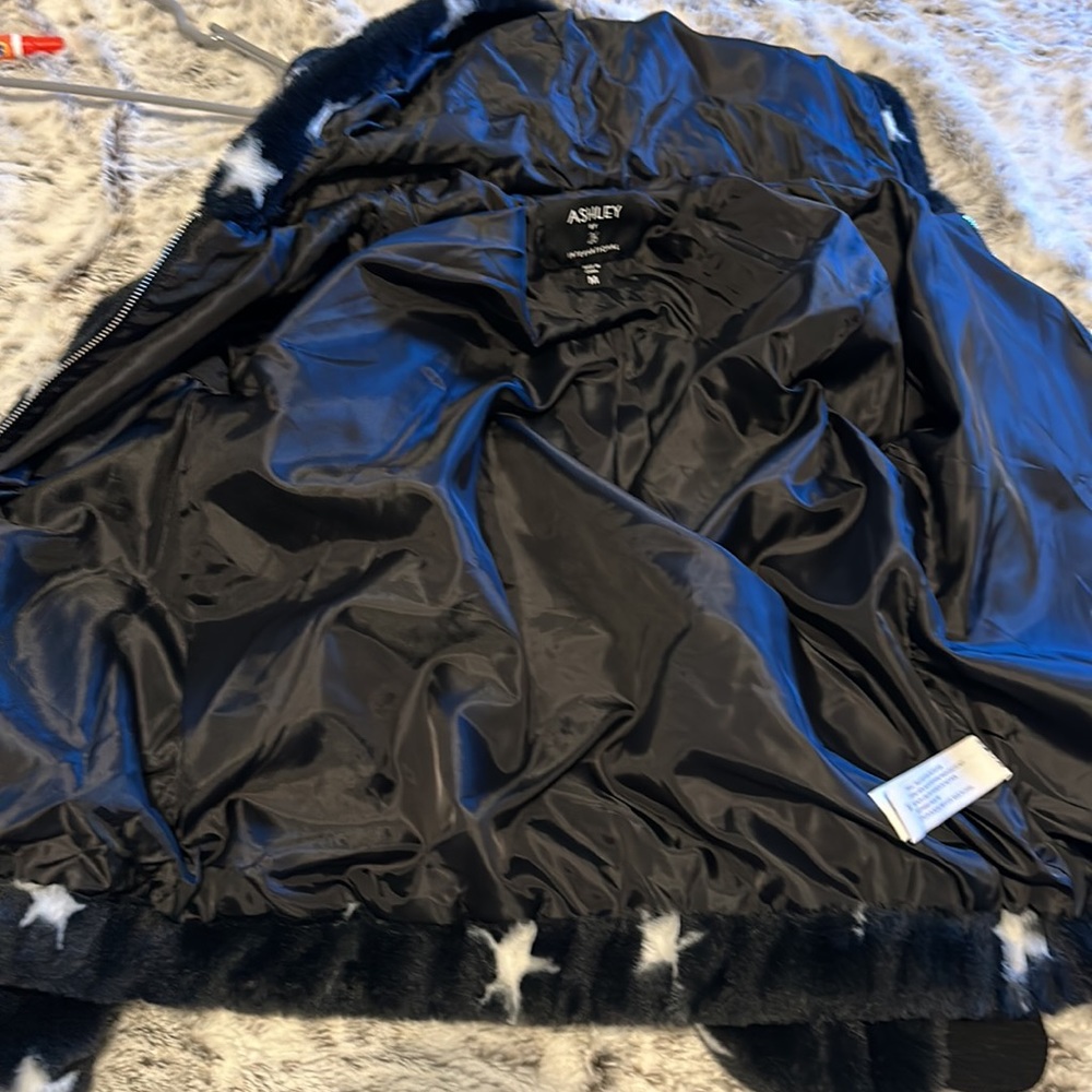 ⭐️Star Faux Fur Hooded Jacket - Picture 6 of 6